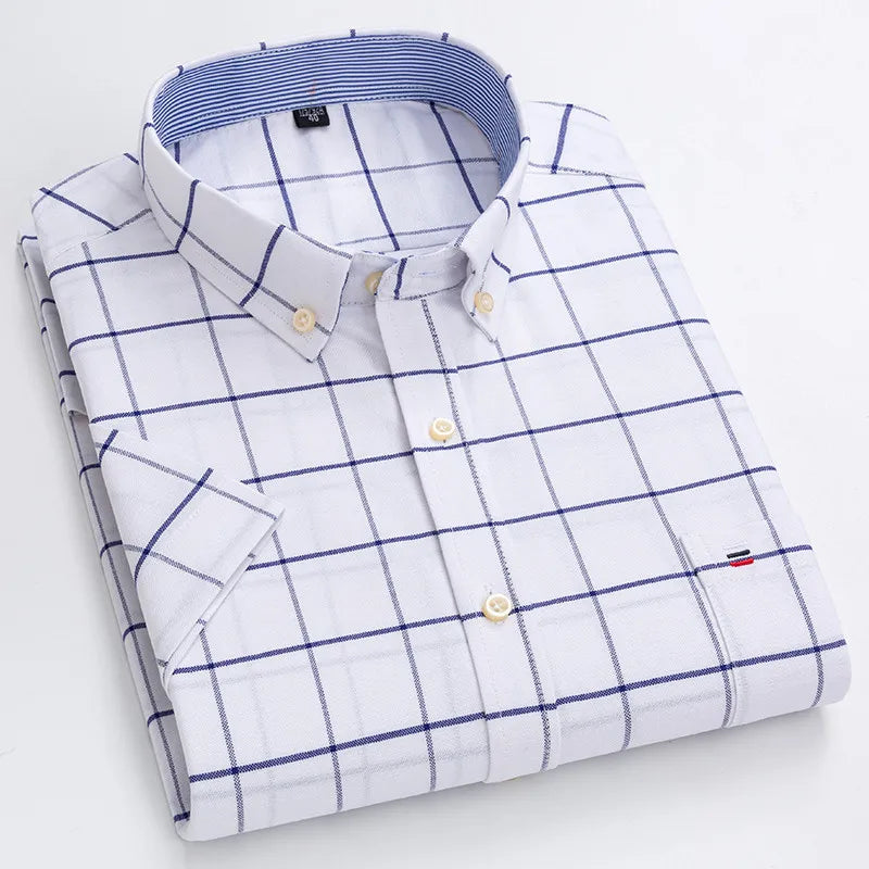 Men's Checked Short-Sleeve Oxford Shirt. 100% cotton Oxford fabric.