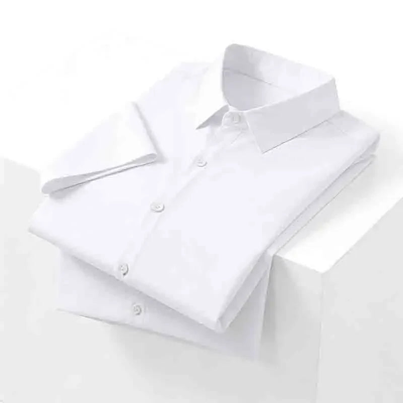 Men's Smooth Short-Sleeve Stretch Shirt. Pointed collar and button front.