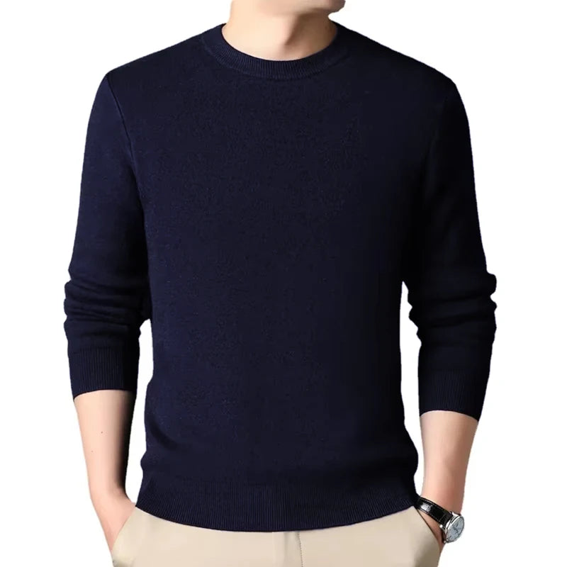 Men's Fine-Knit Crew-Neck Jumper. Crew neckline.