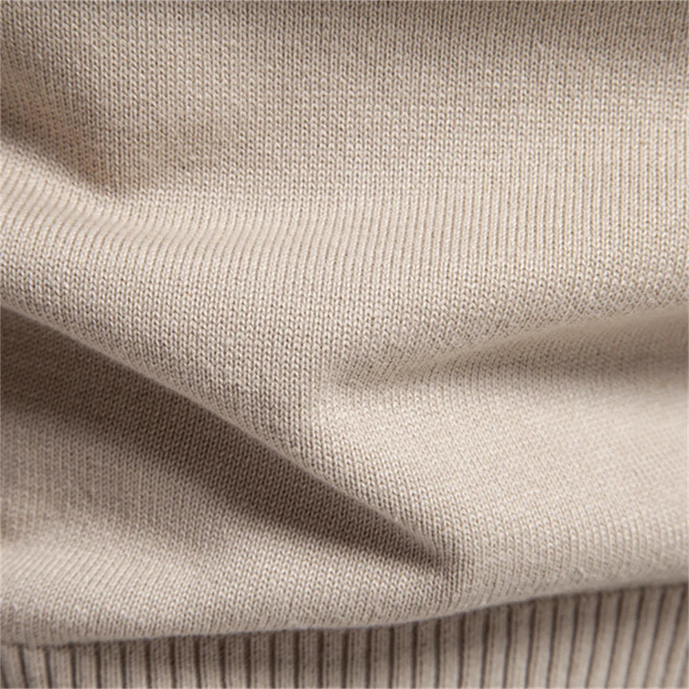 Men's Cotton-Blend V-Neck Jumper. 95% cotton, 5% elastane.