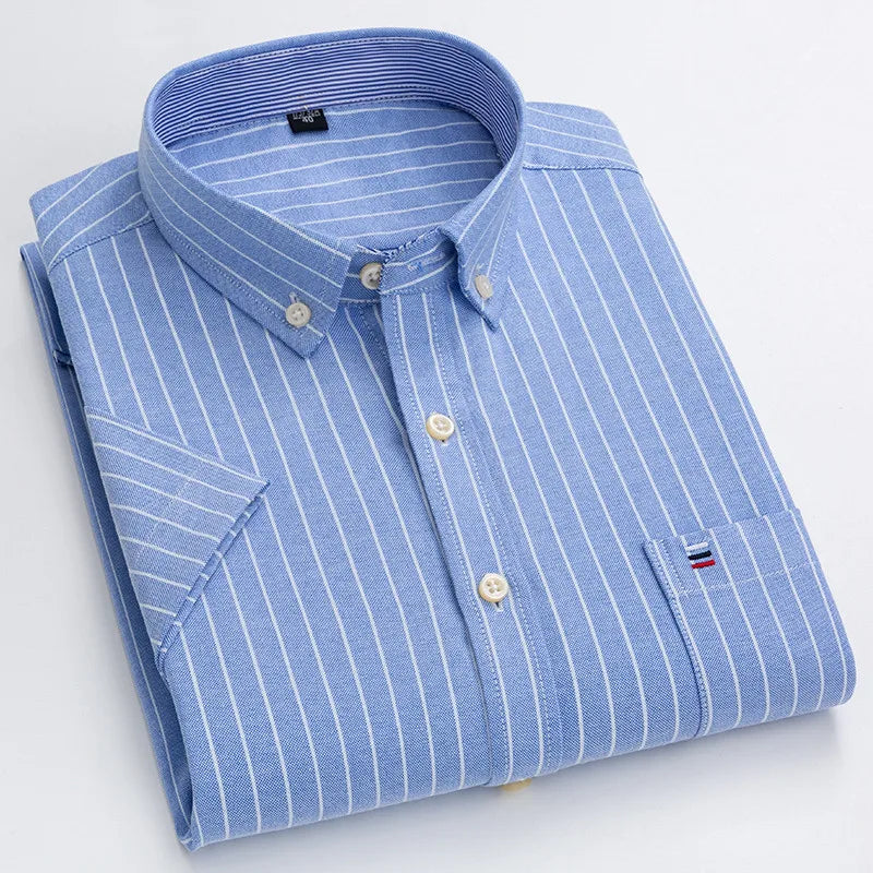 Men's Checked Short-Sleeve Oxford Shirt. 100% cotton Oxford fabric.