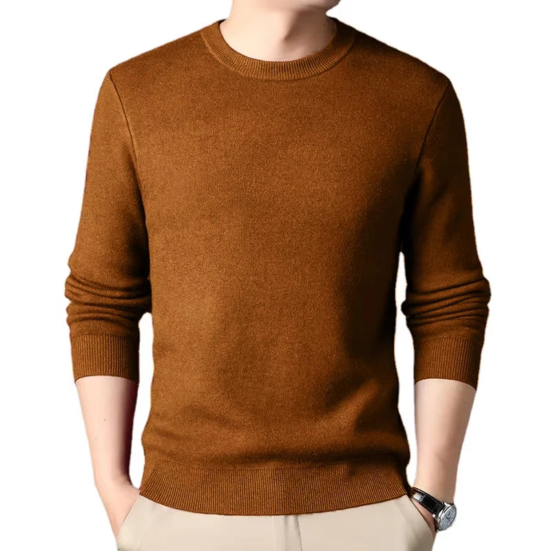Men's Fine-Knit Crew-Neck Jumper. Crew neckline.