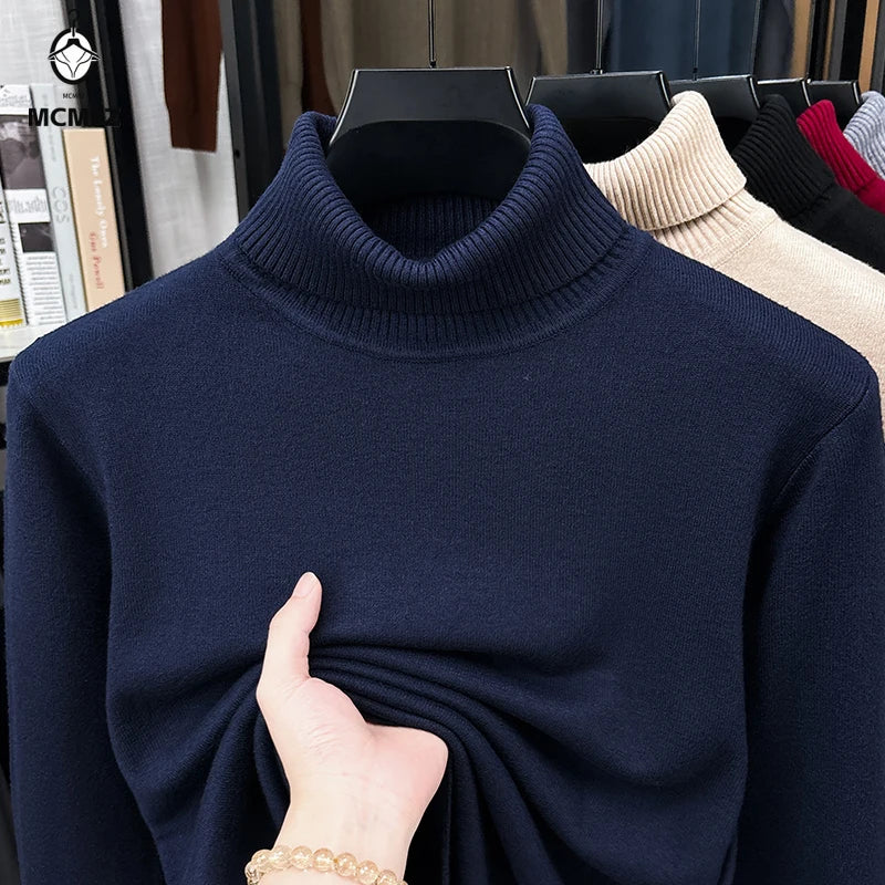 Men's Relaxed Folded Roll-Neck Jumper. Folded ribbed roll neck.