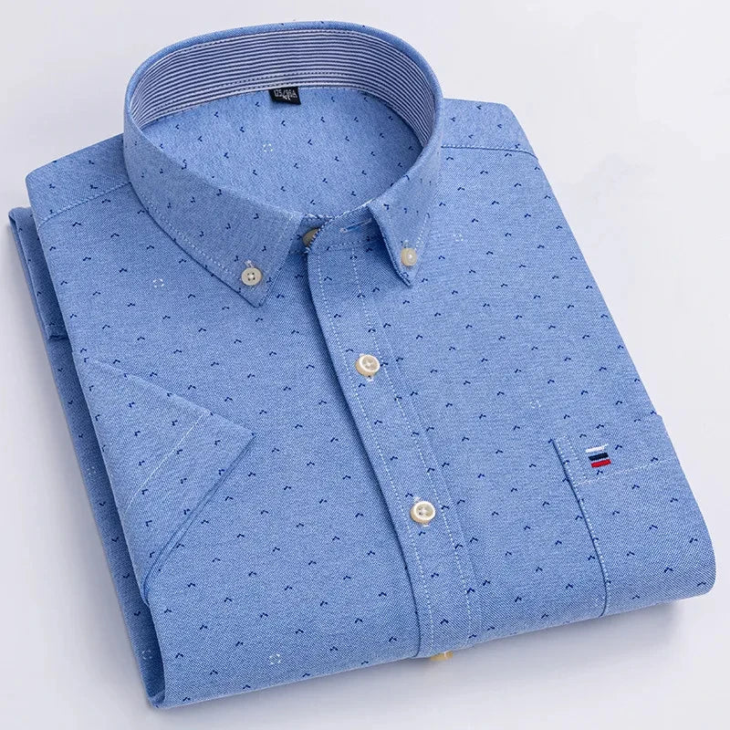 Men's Short-Sleeve Cotton Oxford Shirt. Oxford cotton fabric.