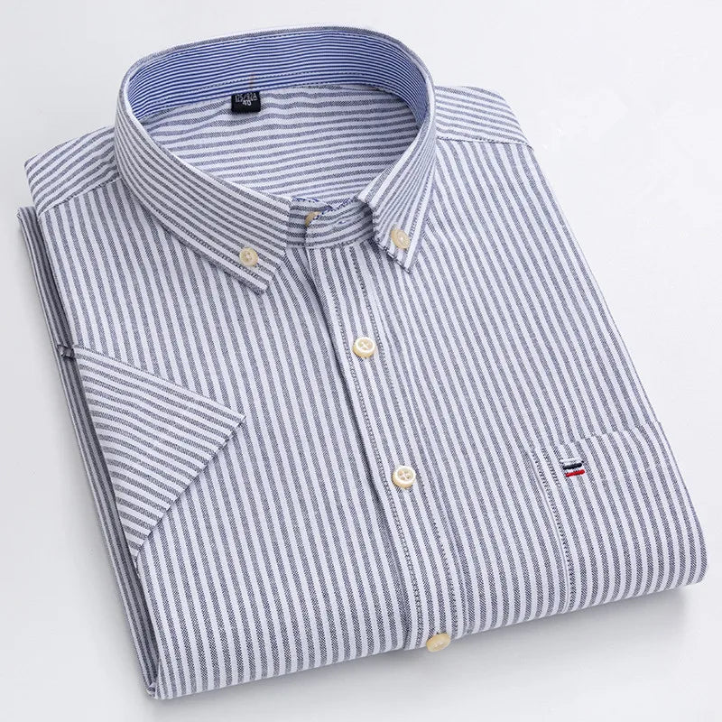 Men's Checked Short-Sleeve Oxford Shirt. 100% cotton Oxford fabric.