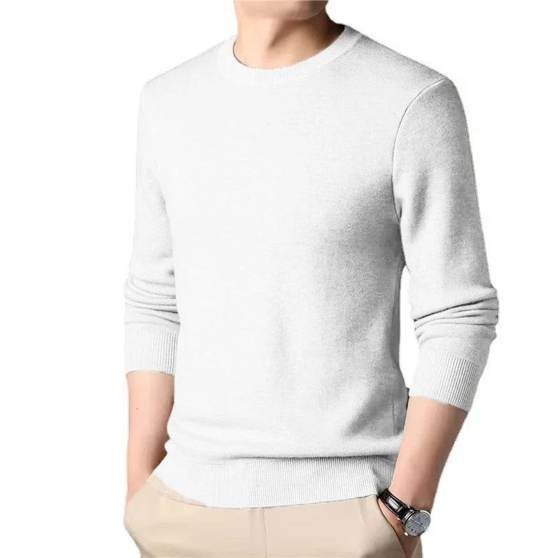 Men's Fine-Knit Crew-Neck Jumper. Crew neckline.