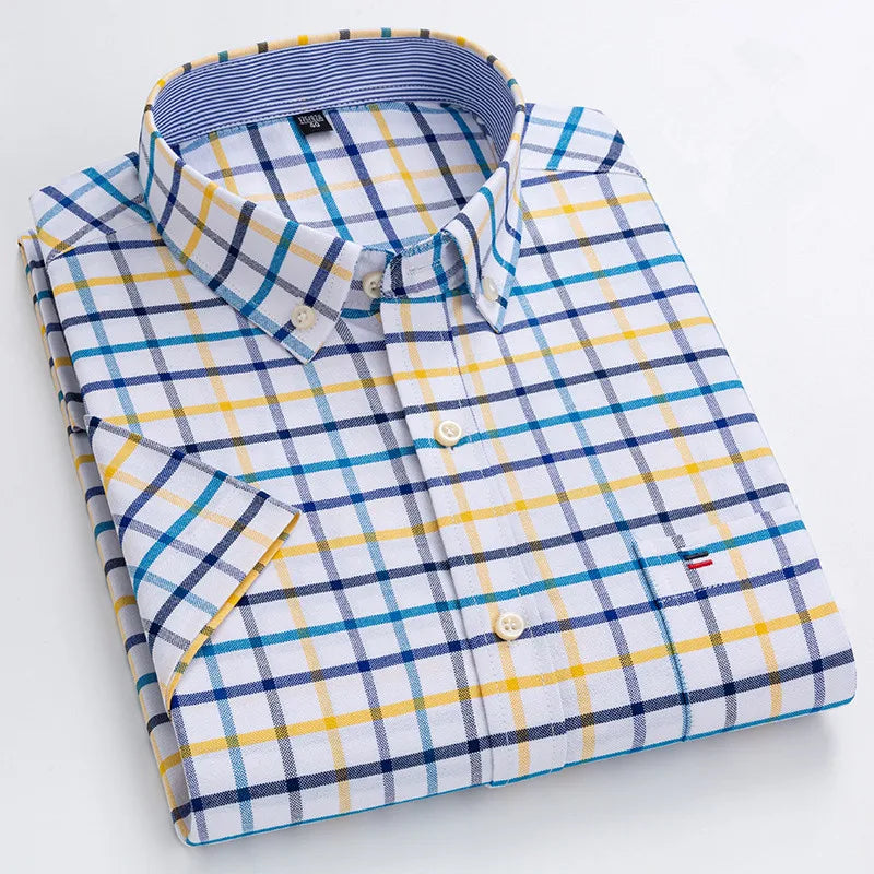 Men's Checked Short-Sleeve Oxford Shirt. 100% cotton Oxford fabric.
