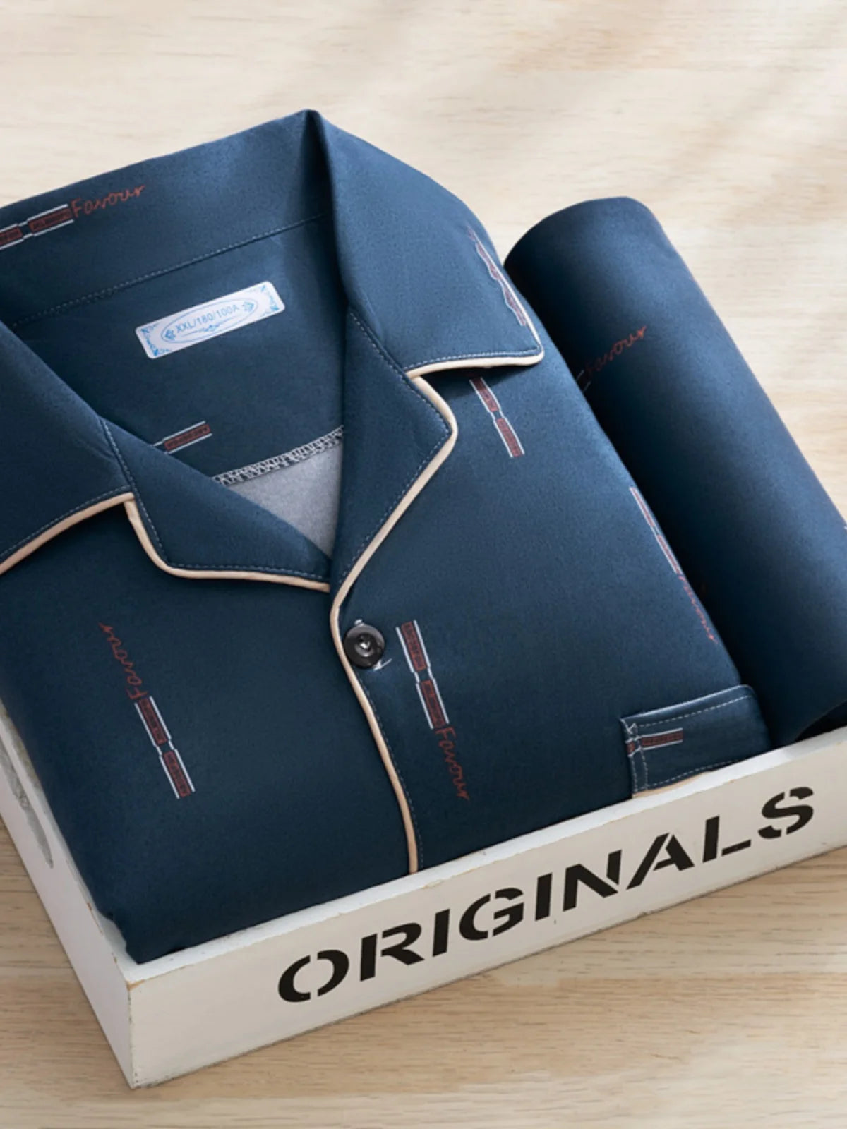 Men's Printed Cotton-Blend Long Pyjamas. Cotton-polyester blend.