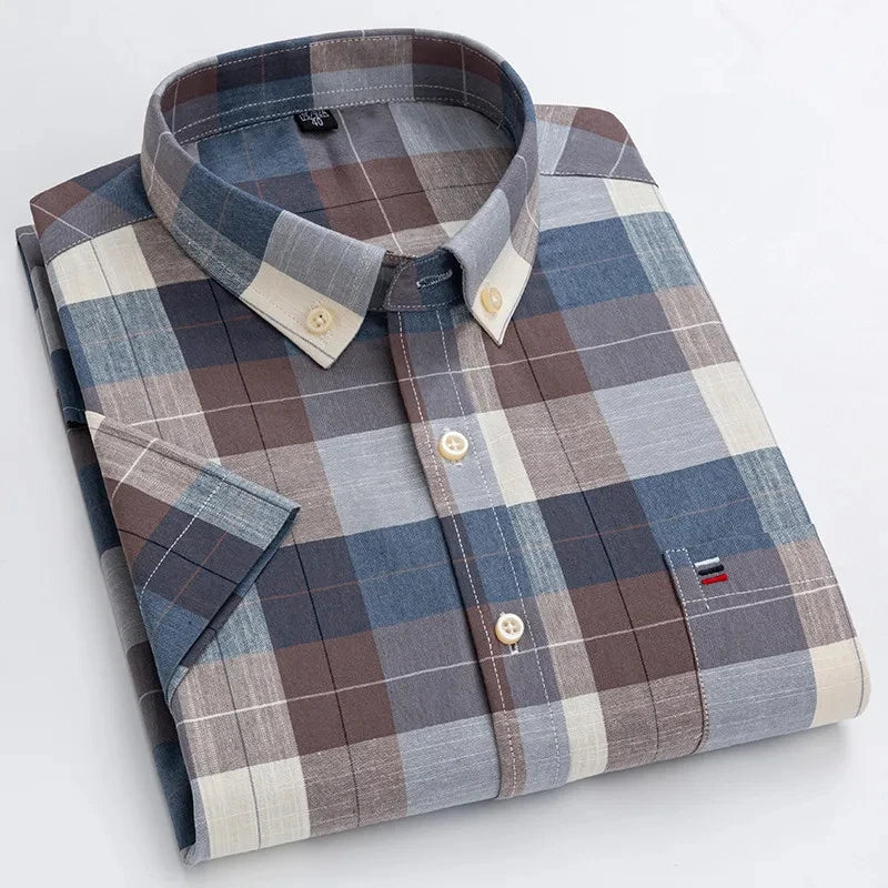 Men's Short-Sleeve Cotton Oxford Shirt. Oxford cotton fabric.