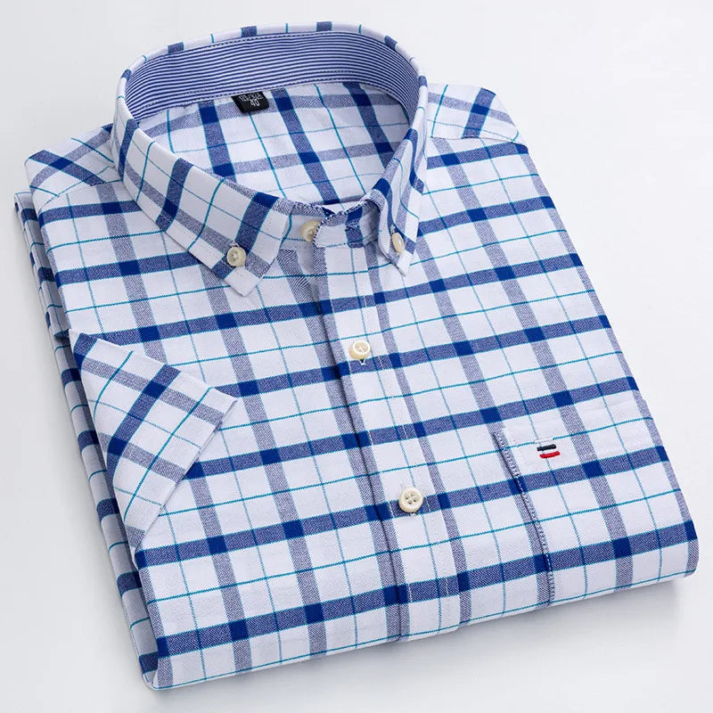 Men's Checked Short-Sleeve Oxford Shirt. 100% cotton Oxford fabric.