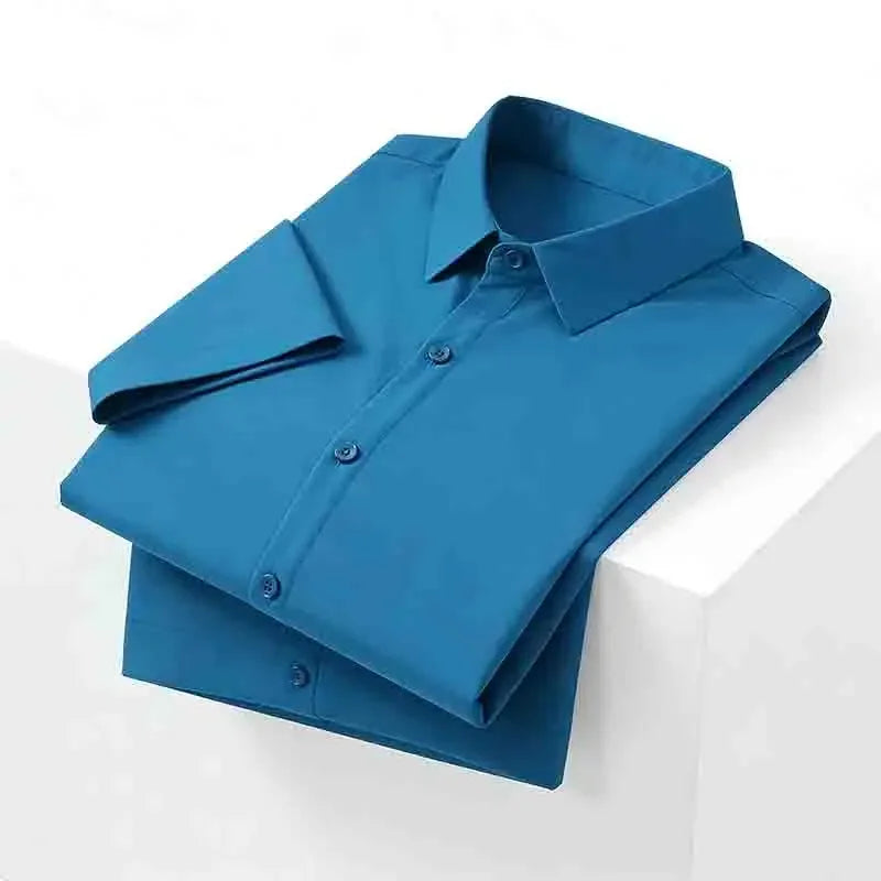 Men's Smooth Short-Sleeve Stretch Shirt. Pointed collar and button front.