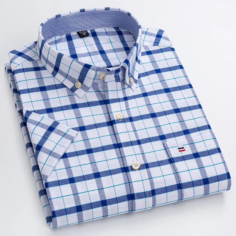 Men's Checked Short-Sleeve Oxford Shirt. 100% cotton Oxford fabric.