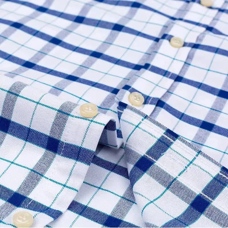 Men's Checked Short-Sleeve Oxford Shirt. 100% cotton Oxford fabric.