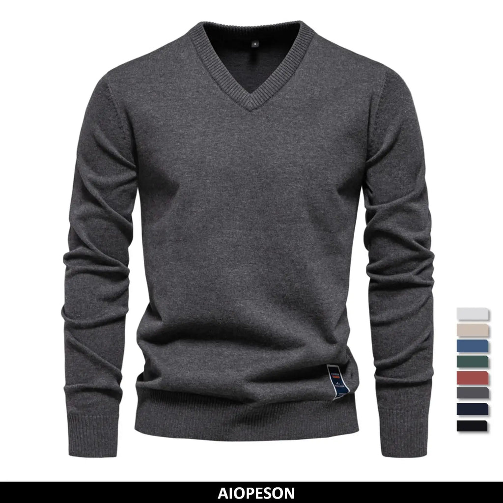 Men's Cotton-Blend V-Neck Jumper. 95% cotton, 5% elastane.