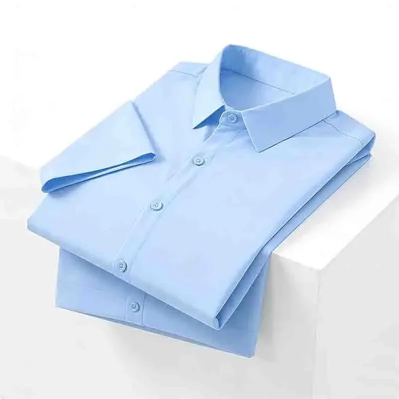 Men's Smooth Short-Sleeve Stretch Shirt. Pointed collar and button front.
