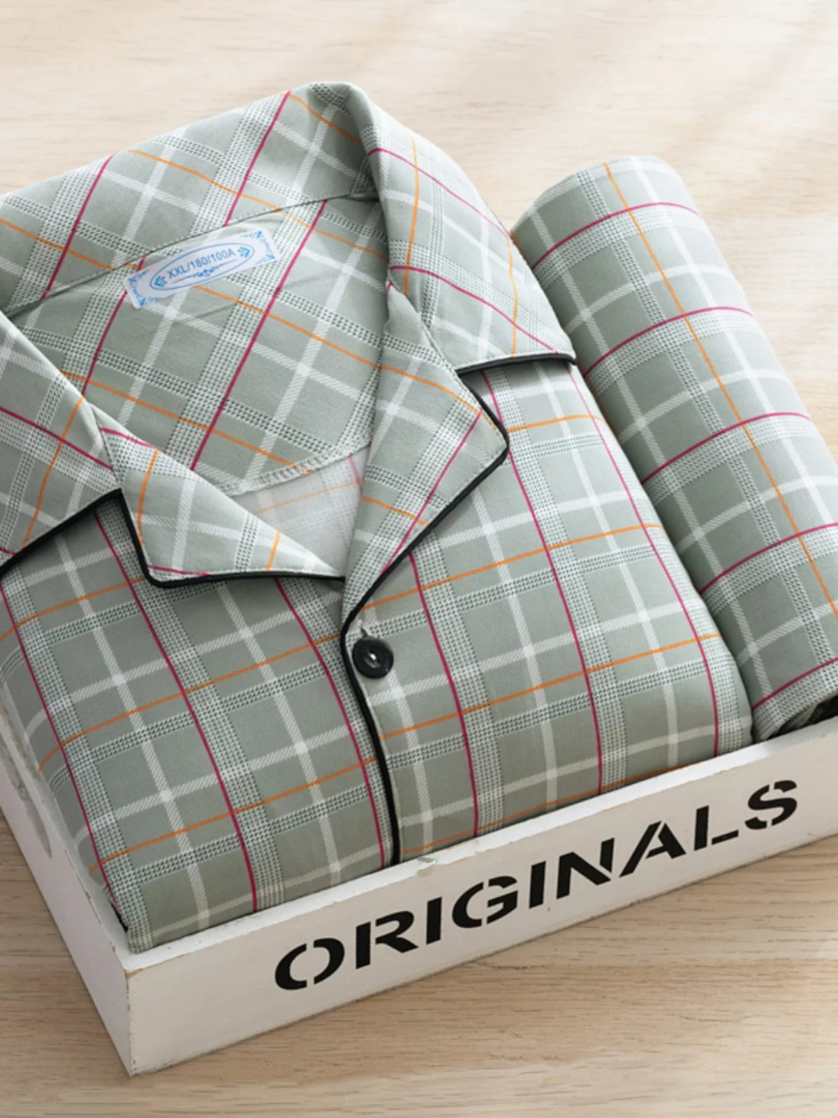 Men's Printed Cotton-Blend Long Pyjamas. Cotton-polyester blend.