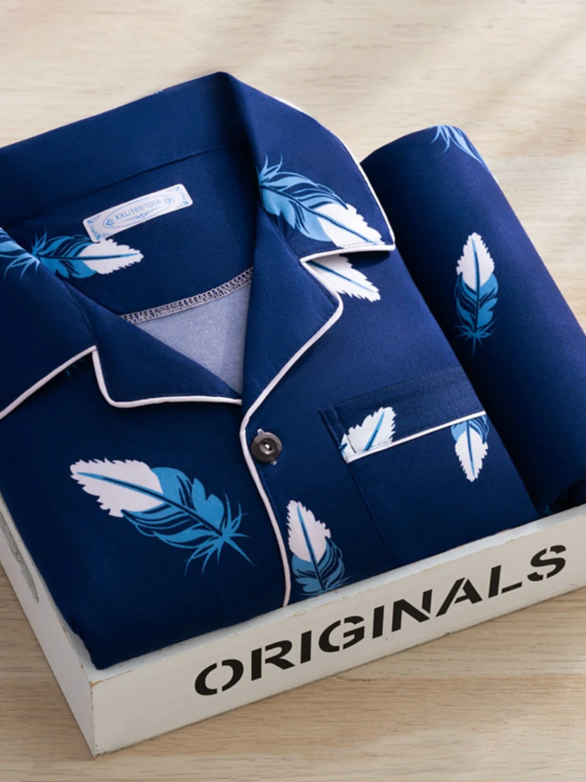 Men's Printed Cotton-Blend Long Pyjamas. Cotton-polyester blend.