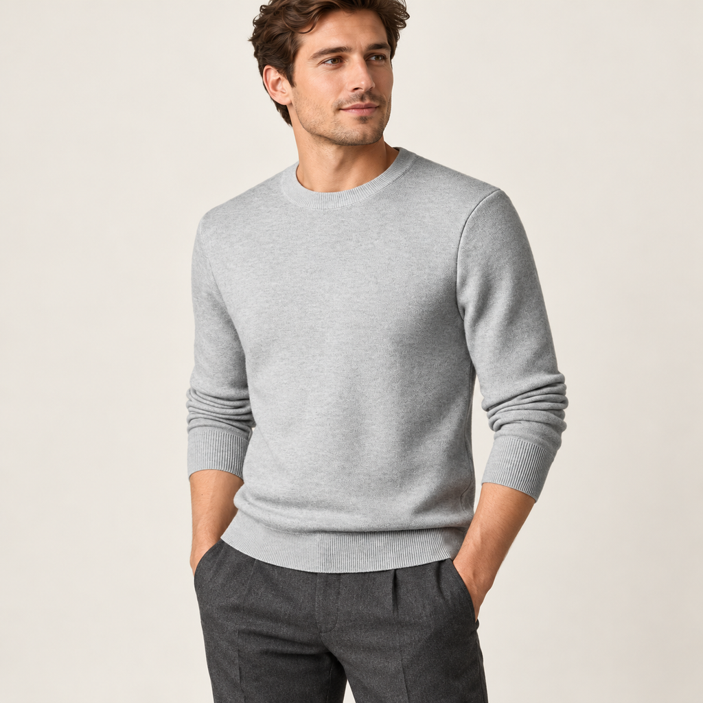 Fine knit crew neck — model view