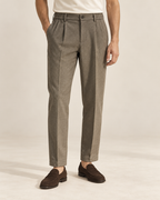 VALE & ROW Textured pleated trousers — model view